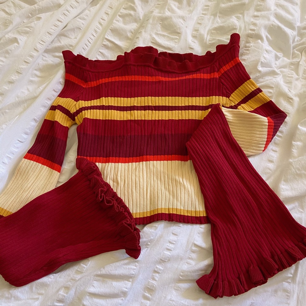 Crop top knit/ribbed. brand: some days lovin.
